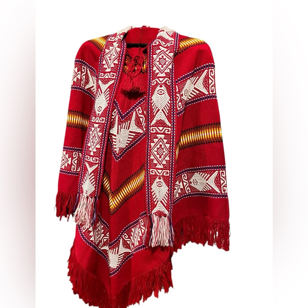 Vintage Andean Artisan tejidos v-neck geometric fringed poncho - Picture 2 of 12
